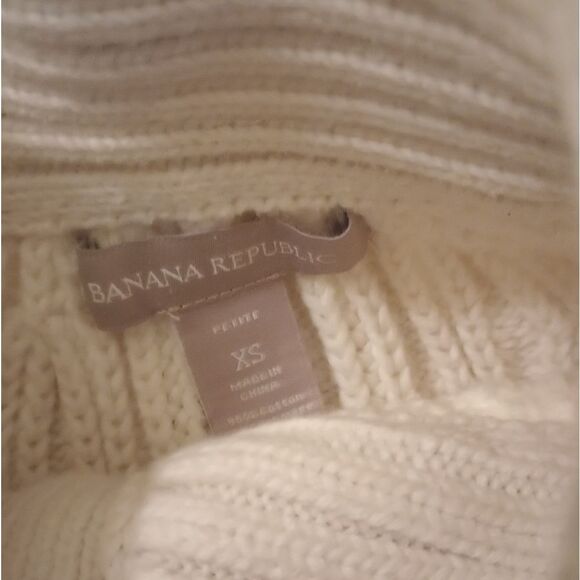 🆕🤍Banana Republic Cream Colored Knit Snap Front Cardigan - Picture 3 of 5